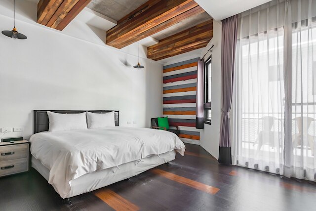 ウェアハウスイン (庫房旅店)