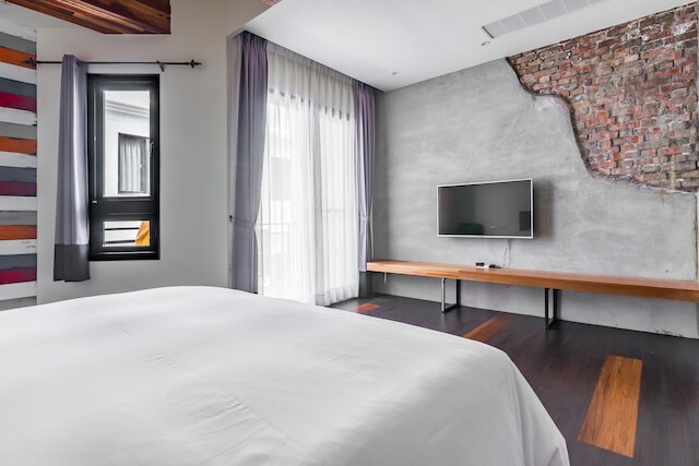 ウェアハウスイン (庫房旅店)