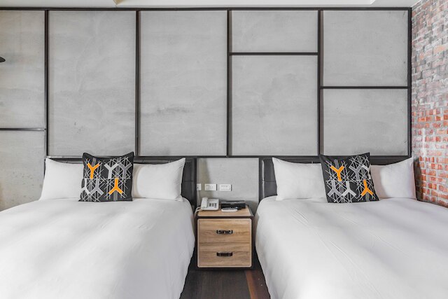 ウェアハウスイン (庫房旅店)