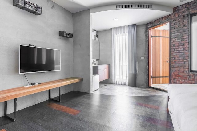 ウェアハウスイン (庫房旅店)