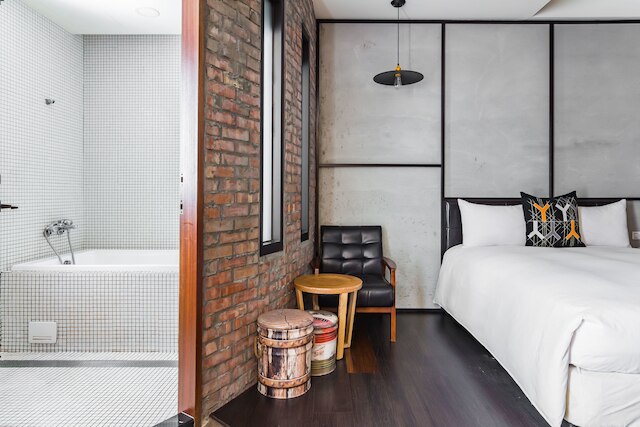 ウェアハウスイン (庫房旅店)