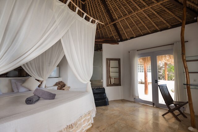 ロック アンド リーフ ホテル