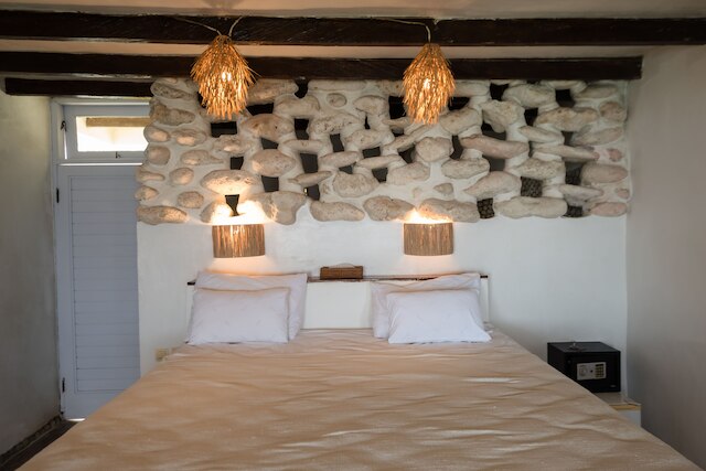 ロック アンド リーフ ホテル