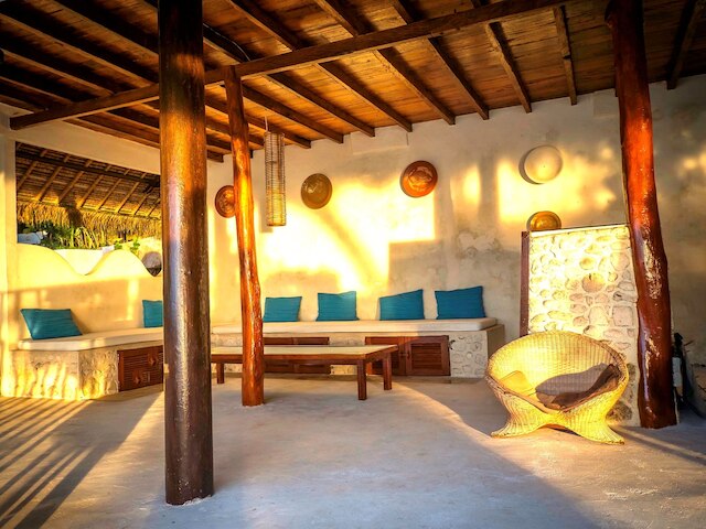 ロック アンド リーフ ホテル