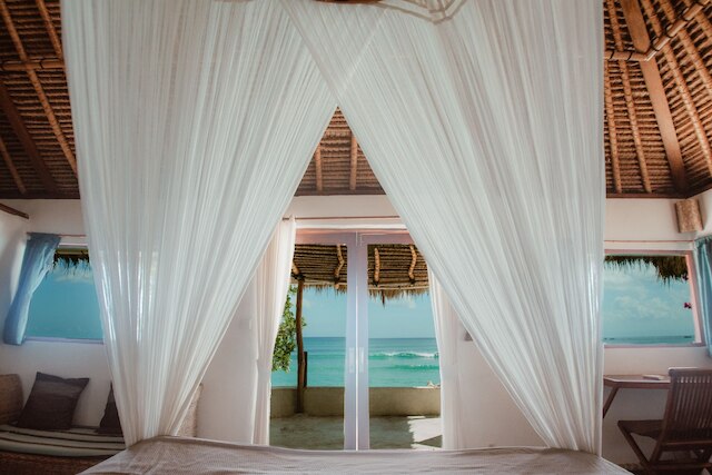 ロック アンド リーフ ホテル