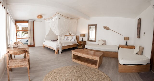 ロック アンド リーフ ホテル