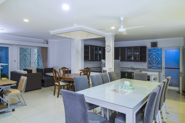 レッドドアーズ プラス アット テンデアン