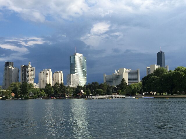 アヨ ウィーン ビーチ - コンタクトレス チェックイン