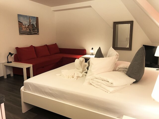 インサイド ファイブ シティ アパートメンツ