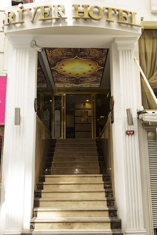 リバー ホテル