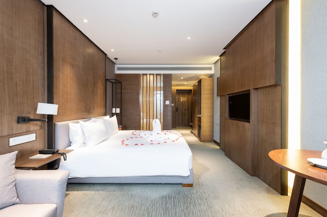 ティー ブティック ホテル ウエスト レイク (天伦精品酒店西湖店)