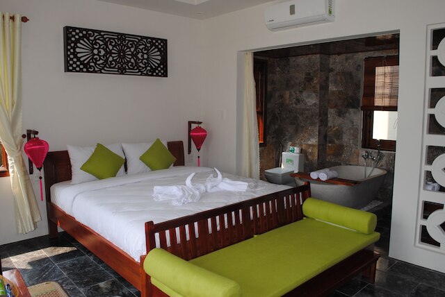 ホイアン オーサカ リバーサイド ヴィラ & スパ