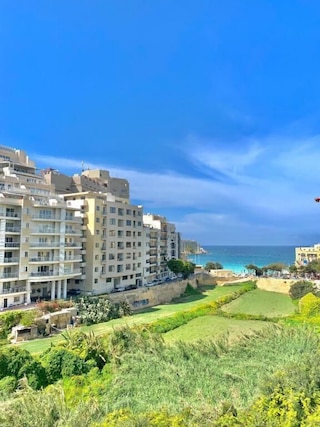 フォロー ザ サン ブティック ホステル - プール, ブレックファスト & シー ビューズ