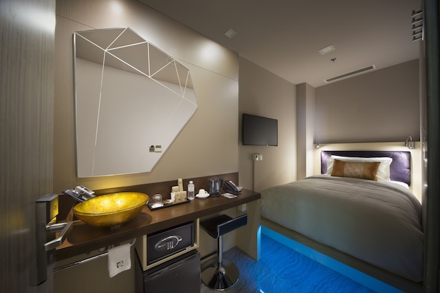 ホテル クローバー 7