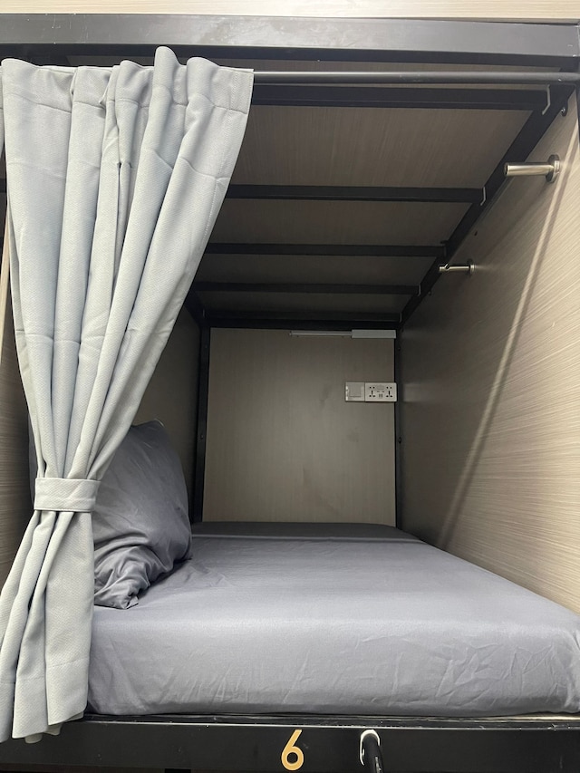 メドウズ・ホステル