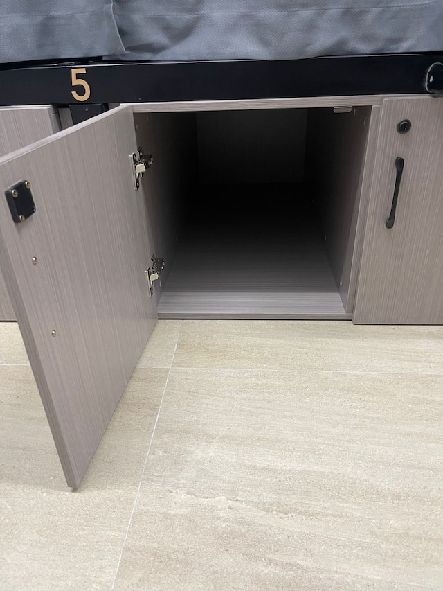 メドウズ・ホステル