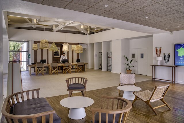 ベランブラ クラブス プレスキール ドゥ ジェン - リヴエラ ビーチ クラブ