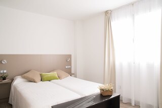 アパルタメントス カンポ デル プリンシペ