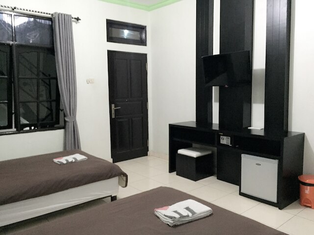 ポンドック デナユ ホームステイ