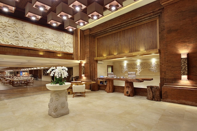 ジンバラン ベイ ビーチ リゾート & スパ