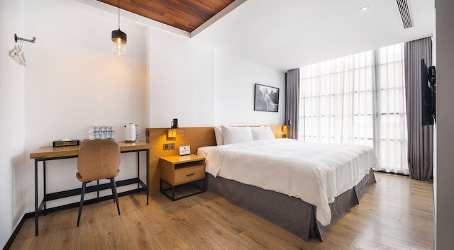 ブルースカイ ホテル (藍天飯店)