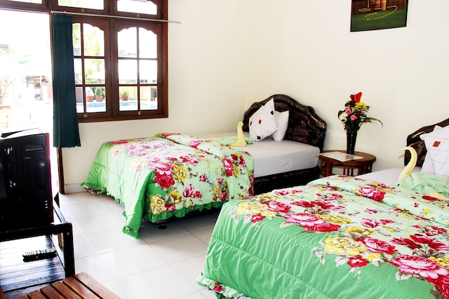 ワルン ココ ホステル