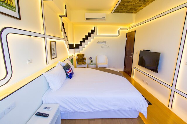 F ワン B&B (FOne 館)