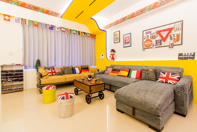 F ワン B&B (FOne 館)