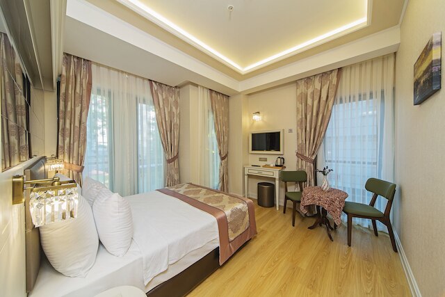 グランド ナキ ホテル