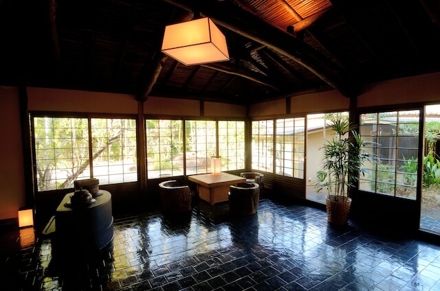 養生館はるのひかり