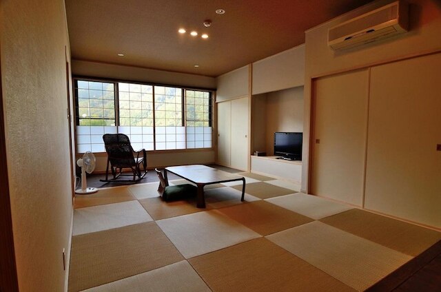 養生館はるのひかり