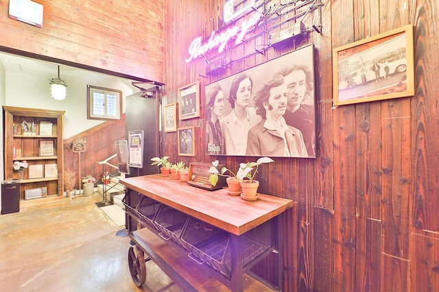 フェブラリー ホテル ファングム