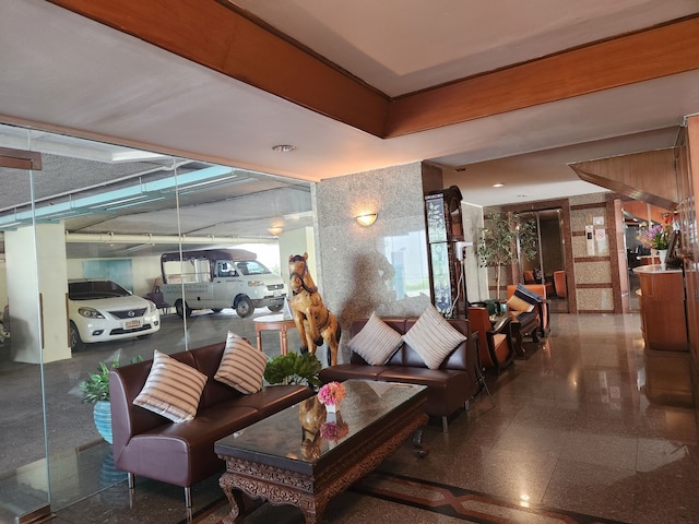 インターチェンジ タワー サービスド アパートメント