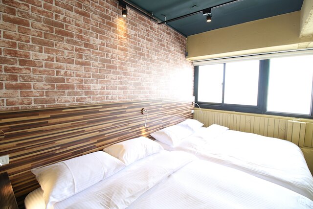 R10 エコ ホテル