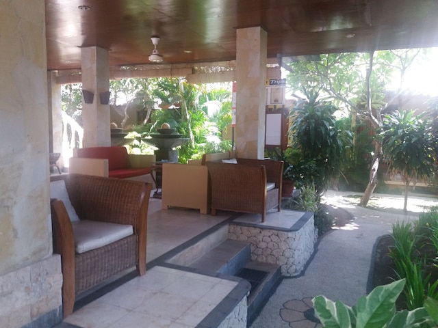 ザ サリ ビーチ