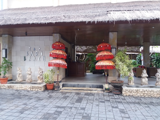 ザ サリ ビーチ