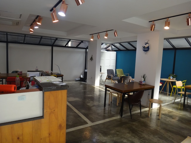 サニー ヒル ホステル ホンデ