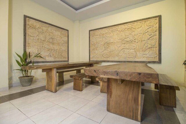 レッドドアーズ アット ベネサリ 2