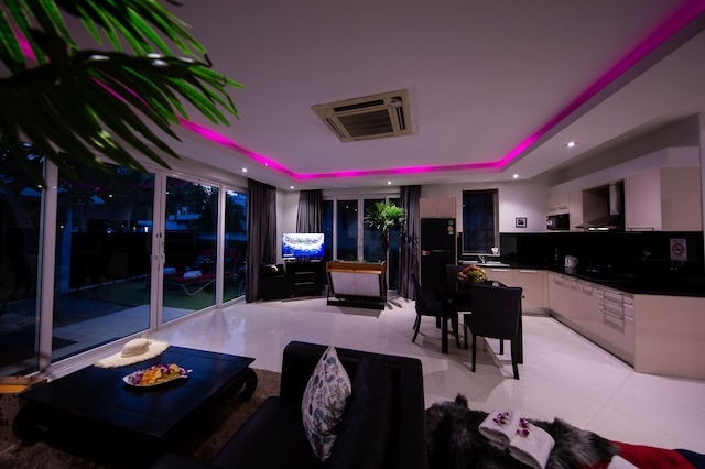 コリブリ プール ヴィラパタヤ