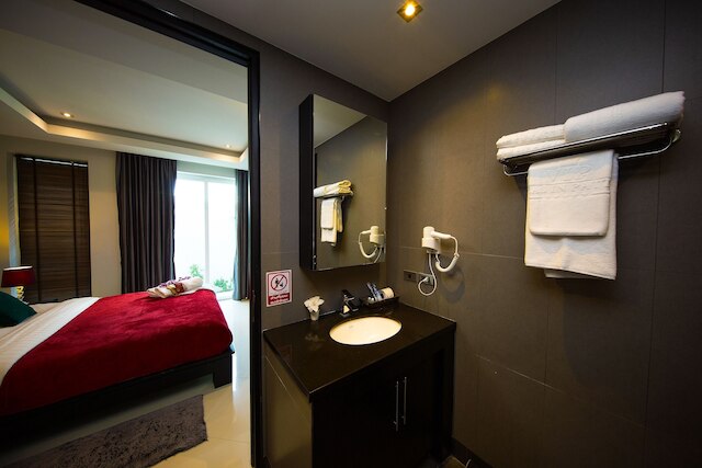 コリブリ プール ヴィラパタヤ