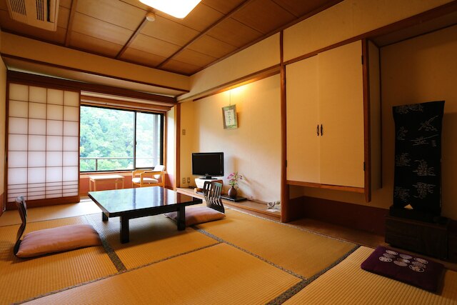 もみぢ家本館 高雄山荘