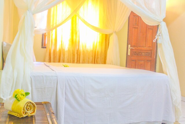 ロロ ビーチ イン