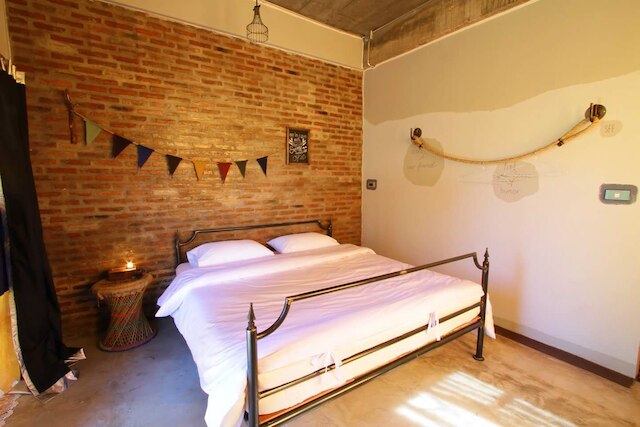 アバブ ザ シー ゲストハウス