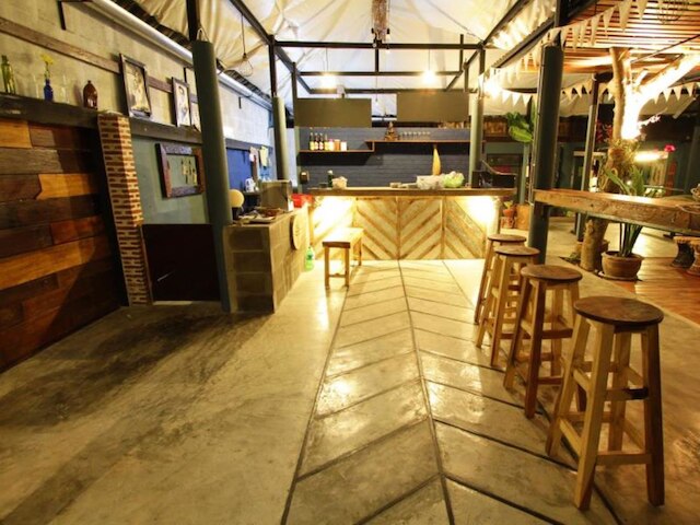 アバブ ザ シー ゲストハウス