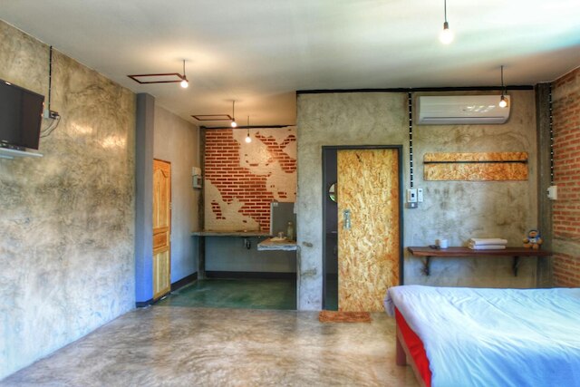 アバブ ザ シー ゲストハウス