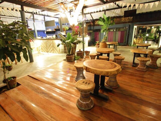 アバブ ザ シー ゲストハウス