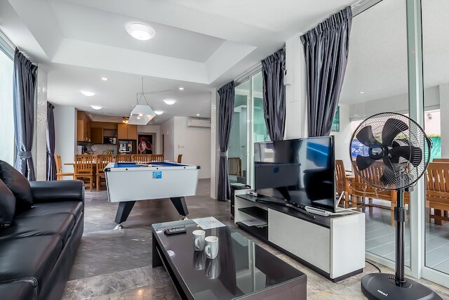 パタヤ プール ヴィラ