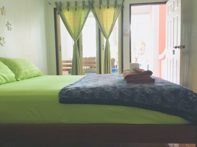 サムズ ハウス ゲストハウス