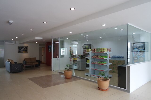 プレイス 2 ステイ - ケニャラナン