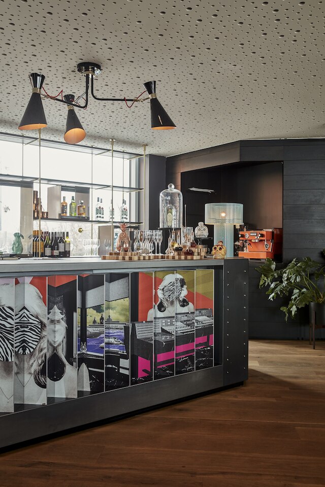 サー・アダム ホテル、シルクルコレクション 部分